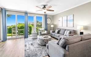 Smart TV, offices - The Crescent 103 (Destin)