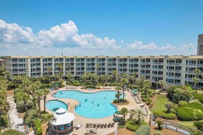 A heated pool - The Crescent 103 (Destin)