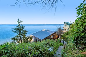 Exterior - Puget Sound-front home with beach access, kayaks, gorgeous view & firepit (Kingston)