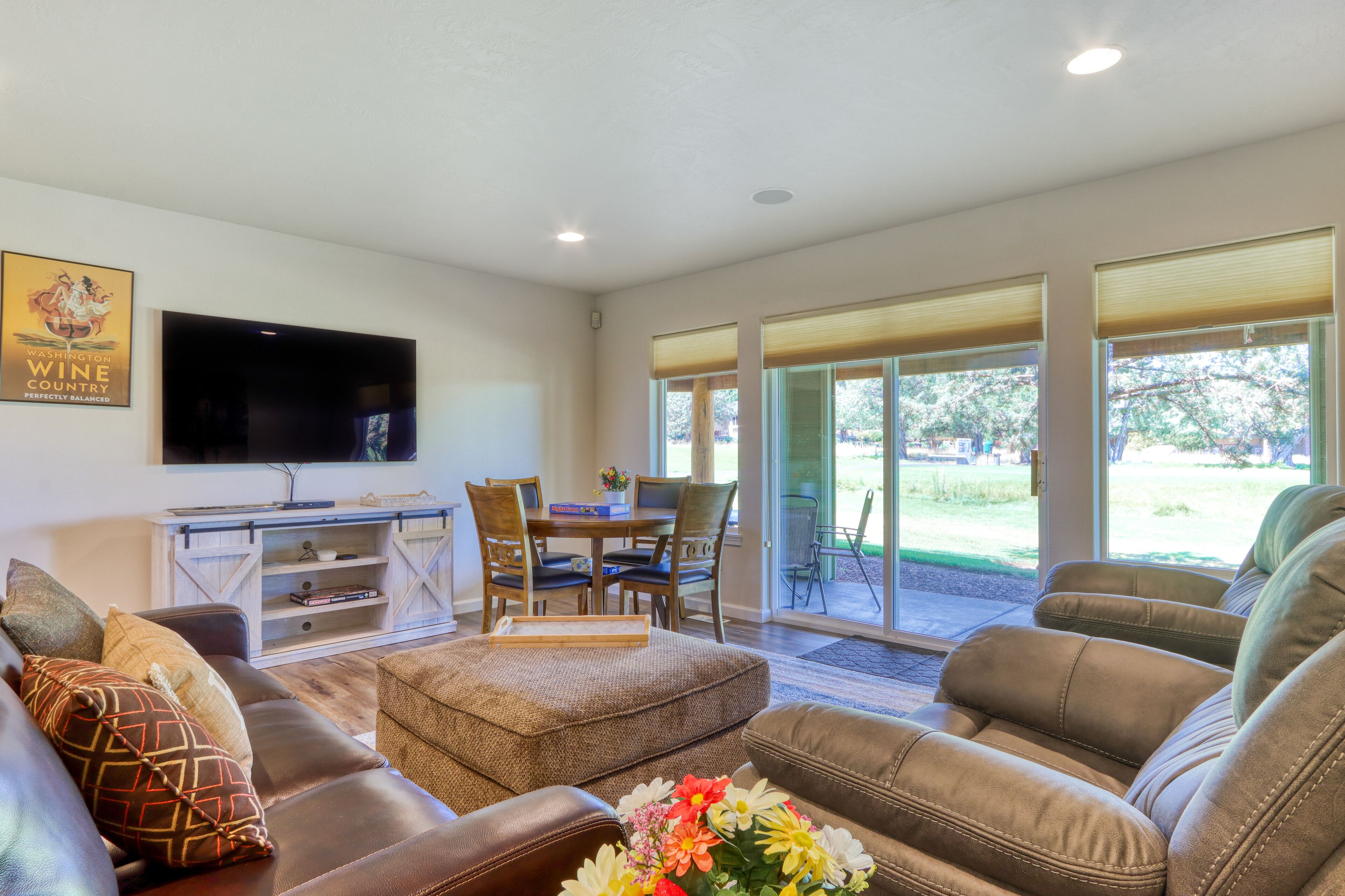 Exquisite home with hot tub, golf on-site, pool, tennis, & washer/dryer