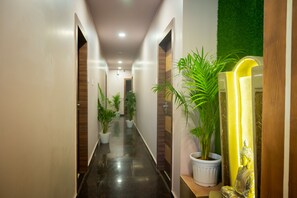 Interior entrance - Hotel Divine Paradise - Dibrugarh (Dibrugarh)