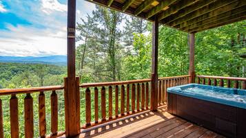 Tina de hidromasaje al aire libre