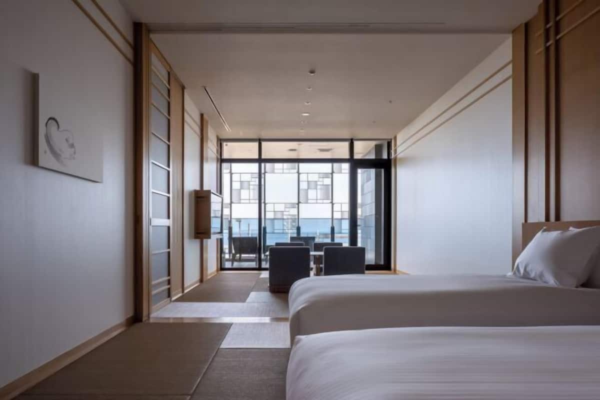 Edredón y artículos del minibar gratis