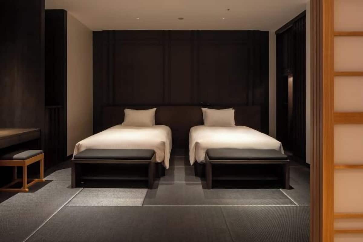 Edredón y artículos del minibar gratis