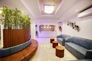 Lobby sitting area - The Liverpool Blue Hotel (Bengaluru)