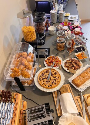 Petit déjeuner buffet compris tous les jours