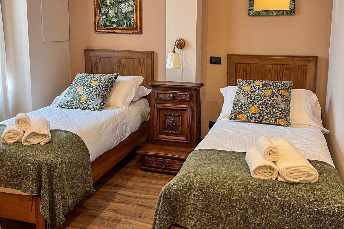 Camera Superior, 2 letti singoli | 1 camera, biancheria da letto di alta qualità, copriletto in piuma