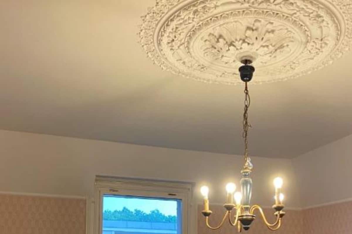 Blackout drapes, WiFi (free), bed sheets