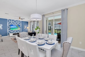 Dining - Minions, Star Wars & Frozen Rooms! With Game Room (Kissimmee)