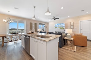 Interior - Jet East ~ Pet-Friendly, Outdoor Pool, Beach Access + $400 in FREE Activities Daily ~ Zoo/Parasail + (Gulf Shores)