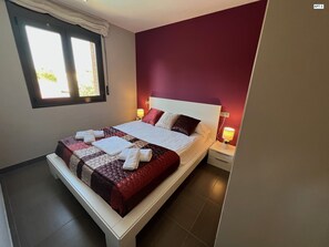 6 chambres, fer et planche à repasser, Wi-Fi gratuit, draps fournis