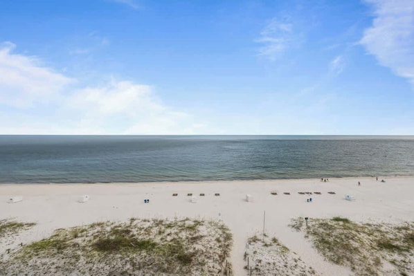 Unclassified image, 1 of 38, button - Castaways 7D (Gulf Shores)