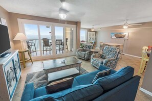 Unclassified image, 2 of 38, button - Castaways 7D (Gulf Shores)