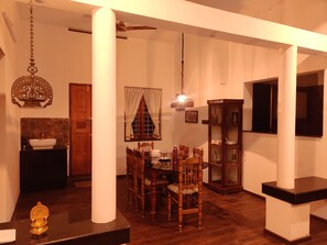 TV, DVD player, books, stereo