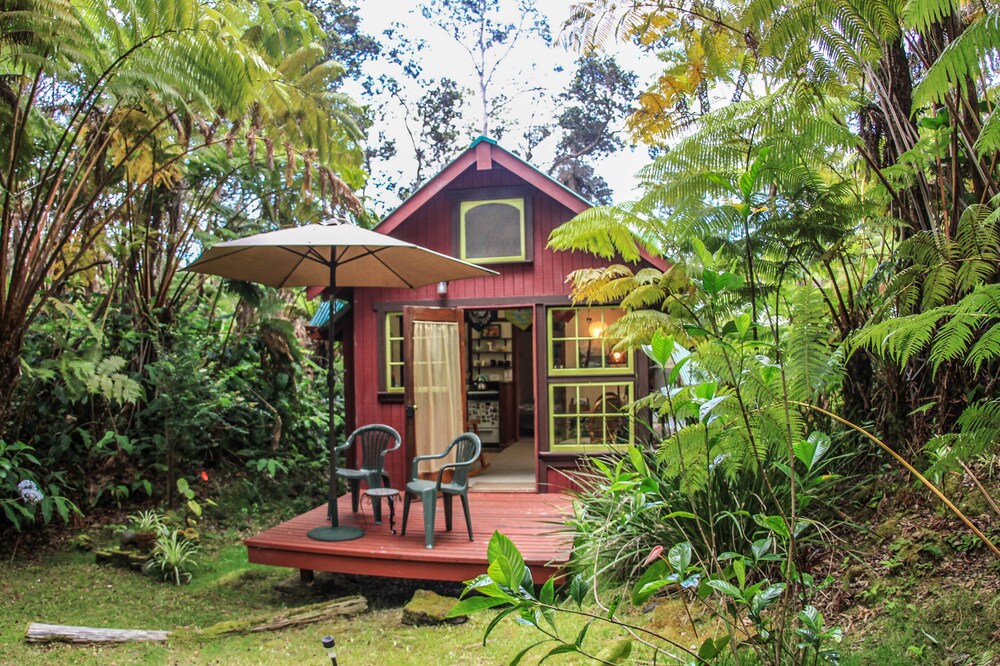 Romantic, Private Cottage Nestled Away in Volcano