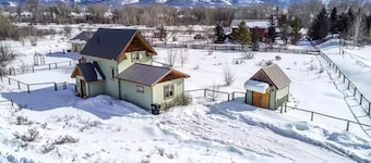 Mountain Family Cottage Near Ski Hill Road, Grand Targhee