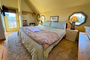 2 bedrooms, desk, free WiFi, bed sheets