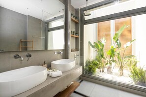 Hair dryer, towels, soap, shampoo - Sueno Villas, Del Viento Villa, a dream above the sea! (Panormo)