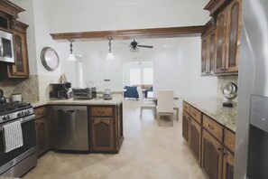 Fridge, microwave, oven, stovetop - ARI by the Sea ✭ Minutes to Beach ✭ Large Backyard ✭ King Bed (Galveston)