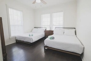 3 bedrooms, desk, iron/ironing board, free WiFi