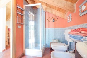 Shower, bidet - Signs and Imprint-Studio with Terrace - Attic (FINALE LIGURE)