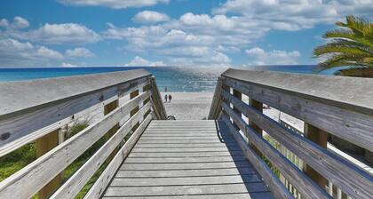 Private Balcony! Free Activities! Walk to Beach! Gated Community Alerio B205