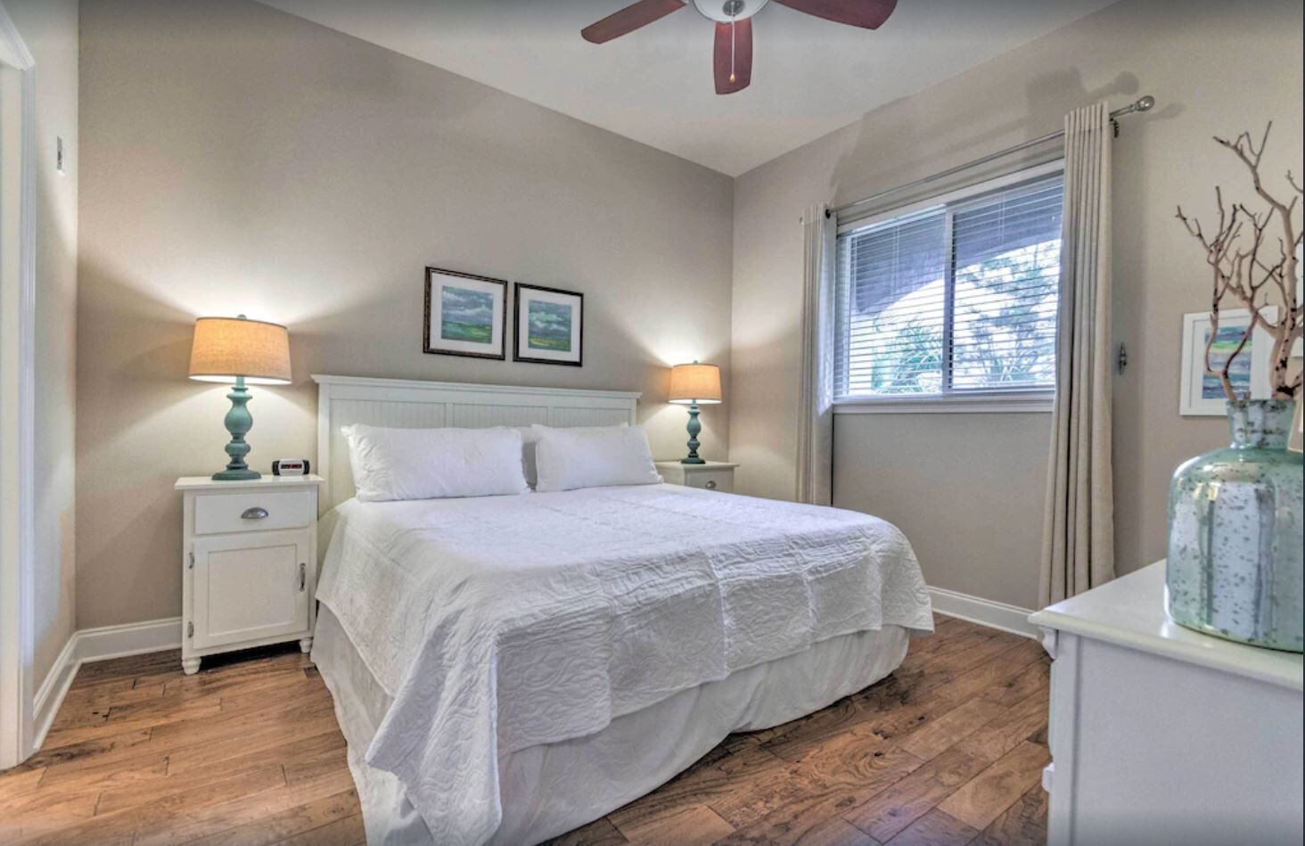 Private Balcony! Free Activities! Walk to Beach! Gated Community Alerio B205