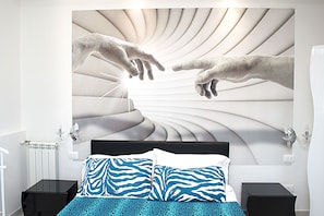 Jessenia | Banheiro | Chuveiro, chuveiro com efeito de chuva, secador de cabelo, bidê