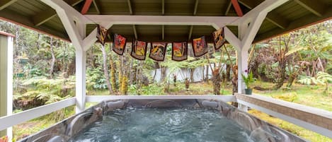 Bain à remous extérieur