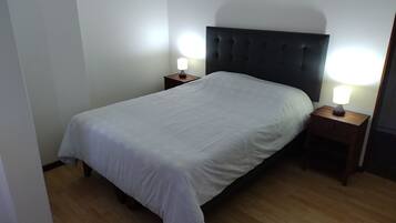 3 bedrooms, bed sheets