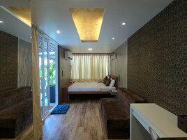 Luxurious - Big Box | Egyptian cotton sheets, premium bedding, down comforters, pillowtop beds