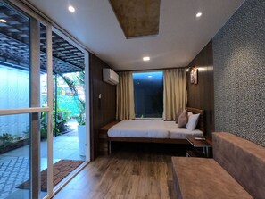 Egyptian cotton sheets, premium bedding, down duvets, pillow-top beds - Out of Box Living (Alibag)