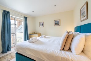 2 bedrooms, iron/ironing board, Internet - Stonegate Retreat -  a family break that sleeps 4 guests  in 2 bedrooms (York)