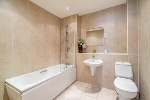Hair dryer, towels - Stonegate Retreat -  a family break that sleeps 4 guests  in 2 bedrooms (York)