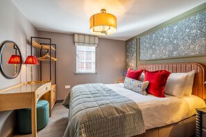 1 chambre, fer et planche à repasser, accès Internet