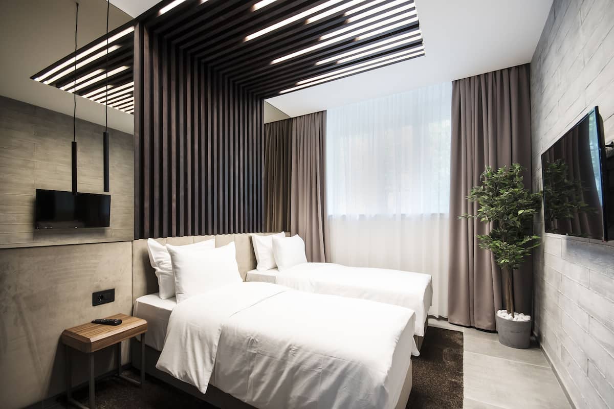 Premium bedding, minibar, in-room safe, soundproofing
