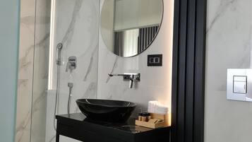 Special Offer - Double Room with Round Airport Transfer | Salle de bain