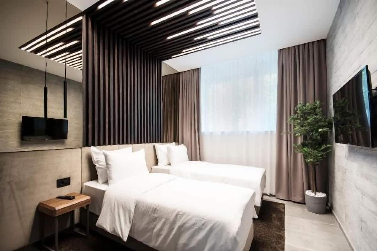 Premium bedding, minibar, in-room safe, soundproofing