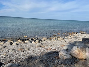 Plage, chaises longues, serviettes de plage