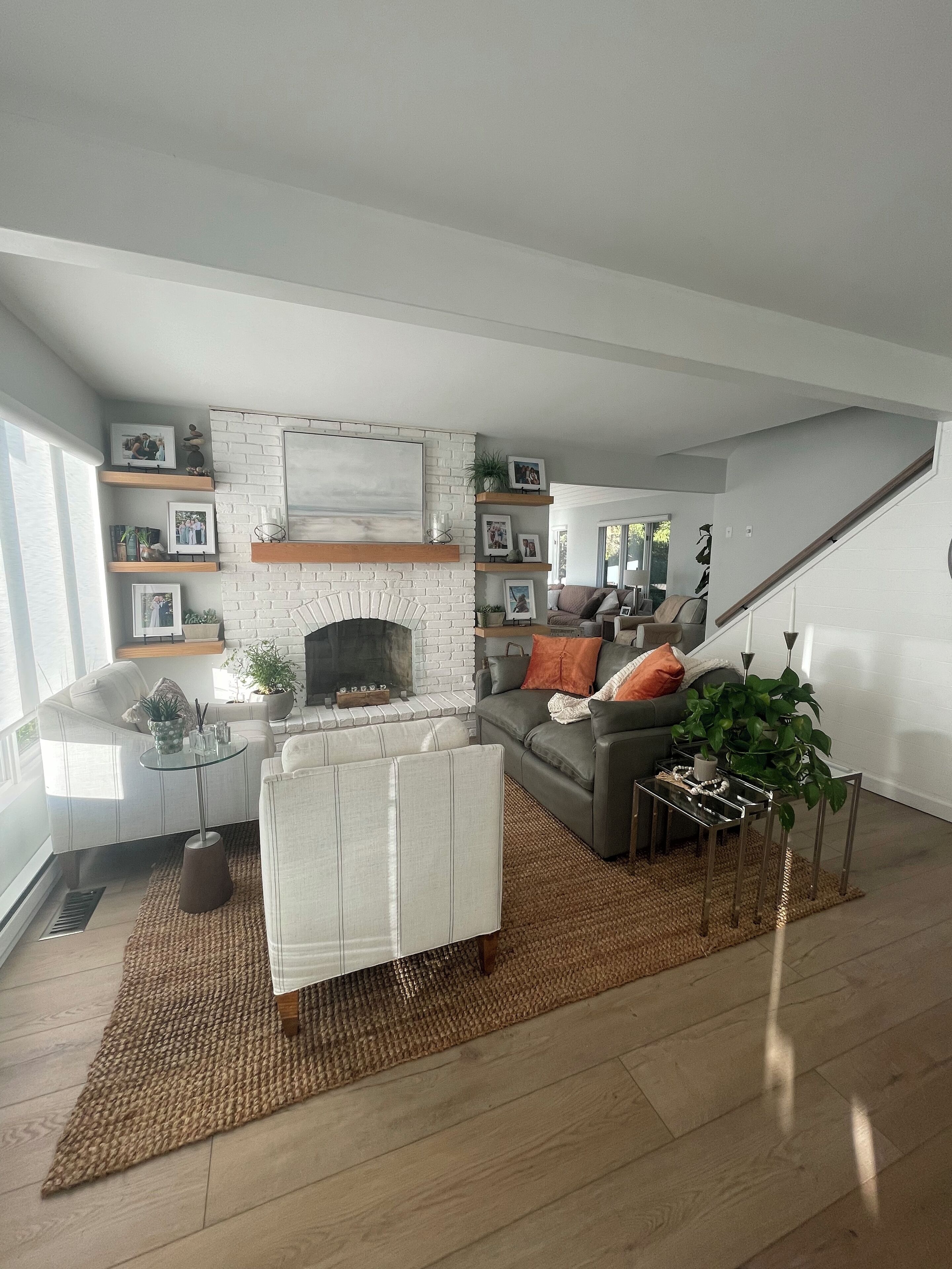 TV connectée, lecteur de DVD, livres