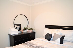 3 bedrooms, travel cot, free WiFi, bed sheets