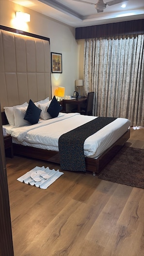 Executive Room | Free WiFi, bed sheets - KRSNA Lila By The Blues Hotels (Sanand)