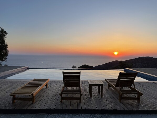 Alberca al aire libre por temporada