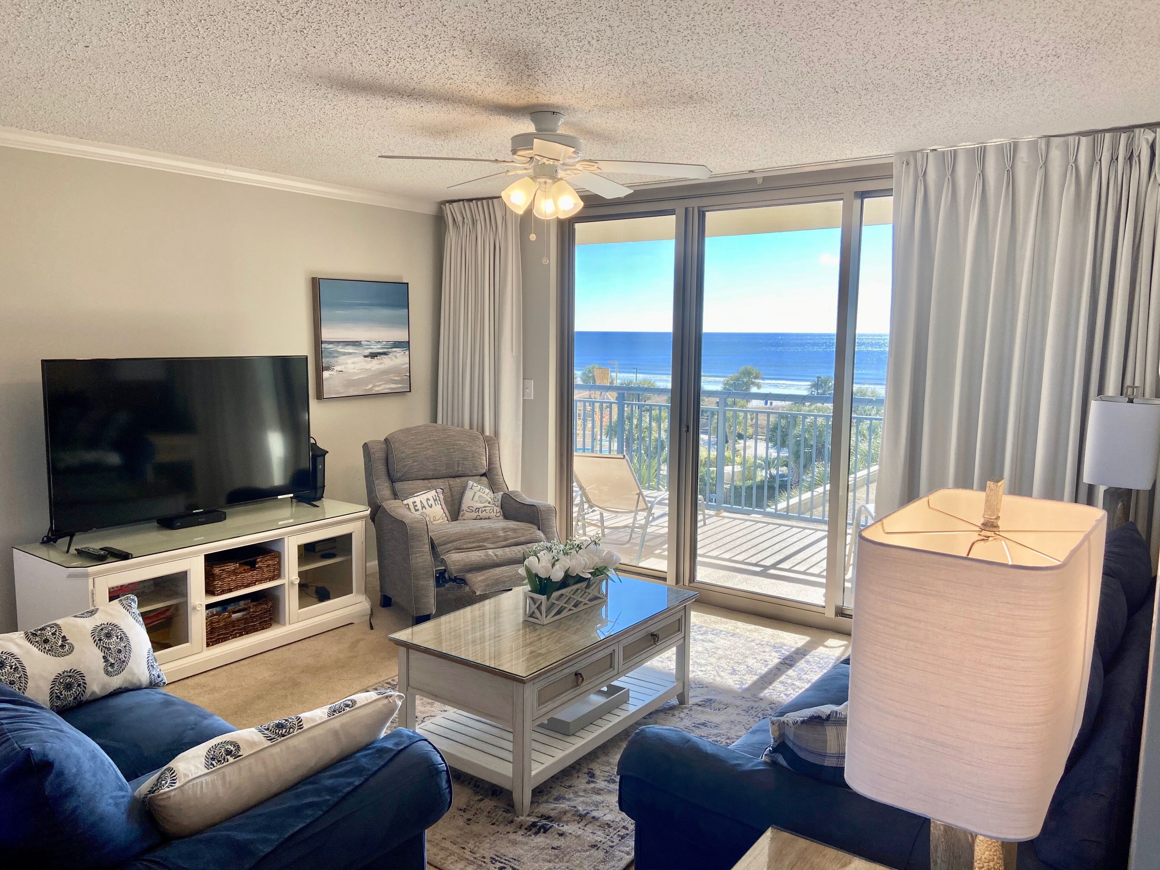 Huge 3 bedroom, 3 bath condo in the lovely Brighton building!