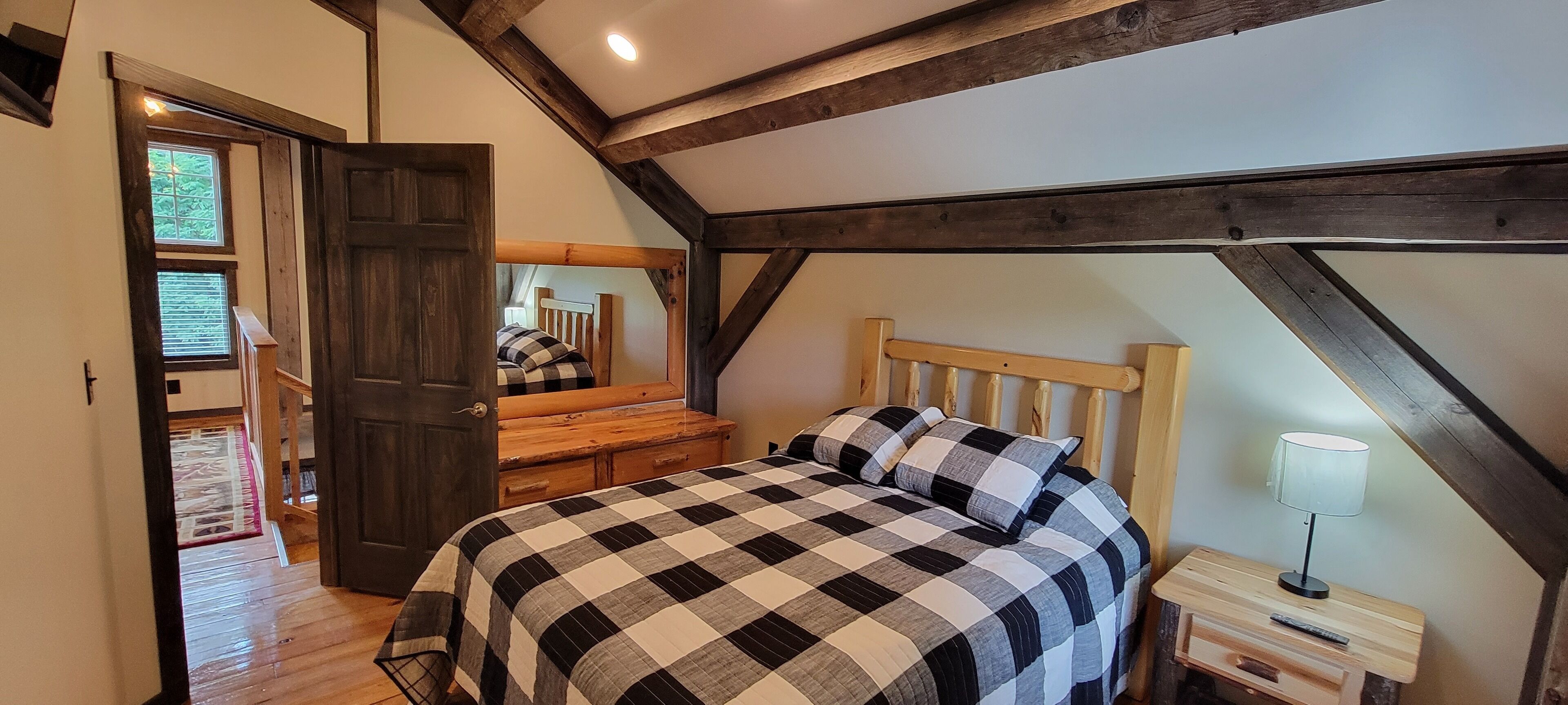 2 dormitorios, tabla de planchar con plancha, Internet y ropa de cama