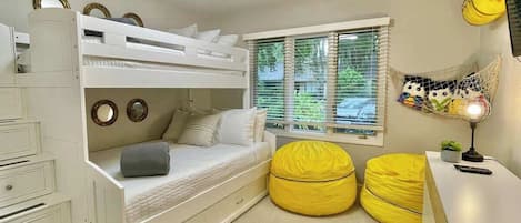 3 chambres, fer et planche à repasser, lit parapluie, Wi-Fi gratuit