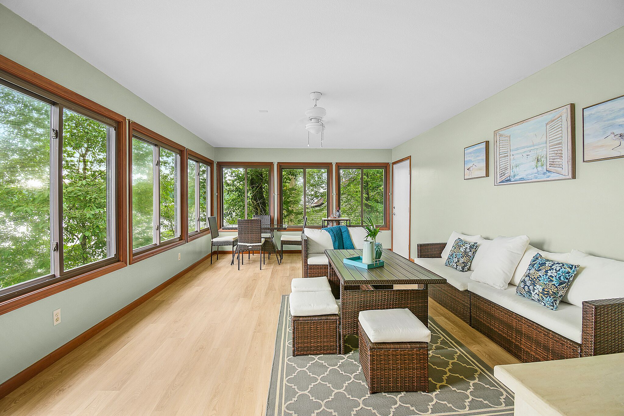 NEW Spacious Lakehouse Retreat +private pier