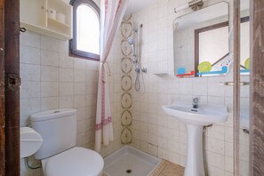 Douche, serviettes fournies