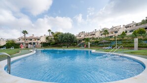Pool - Holiday Home 'Beautiful House in Campoamor Golf' with Shared Pool & Wi-Fi (Campoamor)