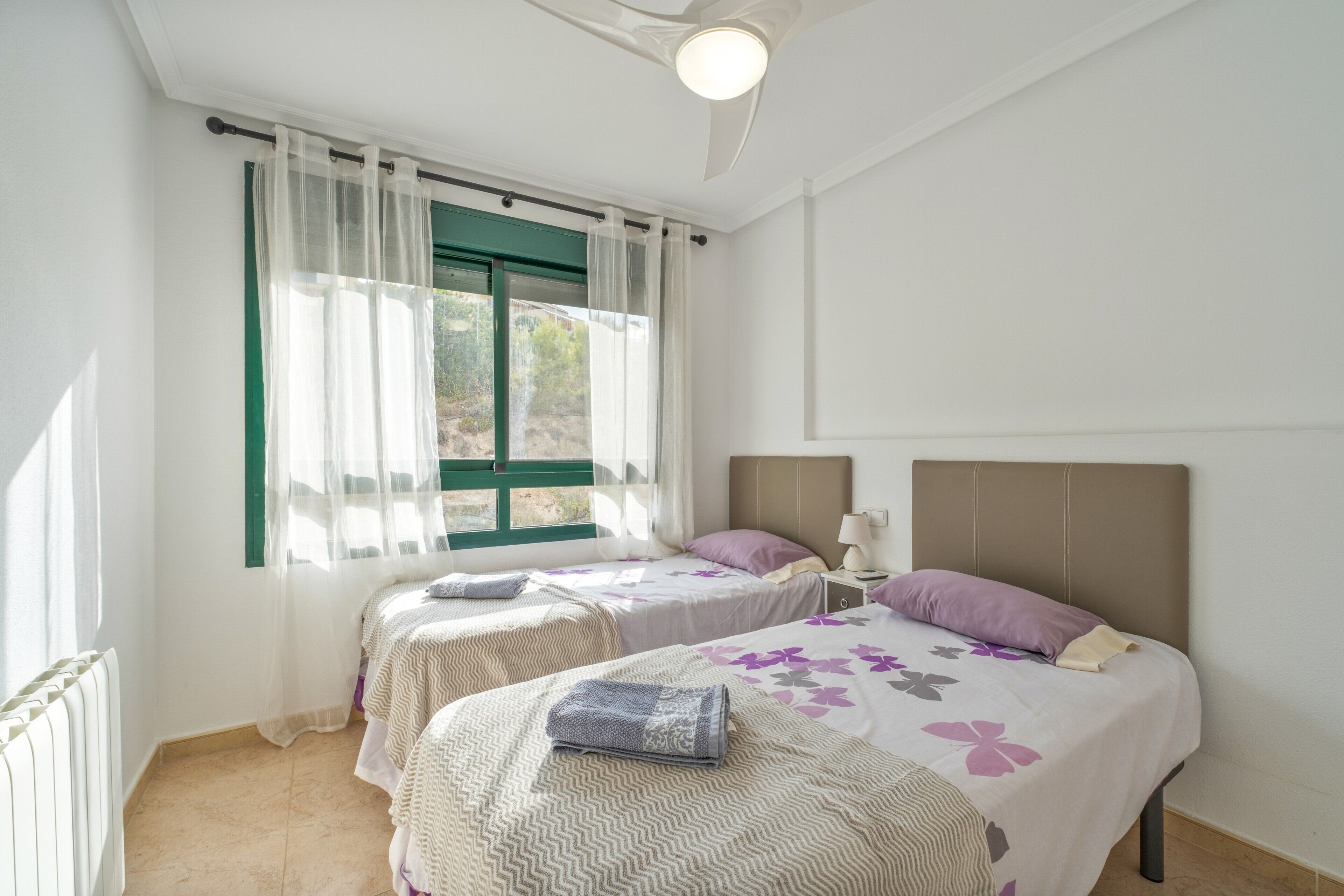 2 habitaciones, tabla de planchar con plancha y wifi gratis 
